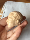 Maľba hlavy Sherlocka - základ bez maľby