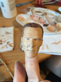 Maľba hlavy Sherlocka - ďalšia vrstva + vlasy